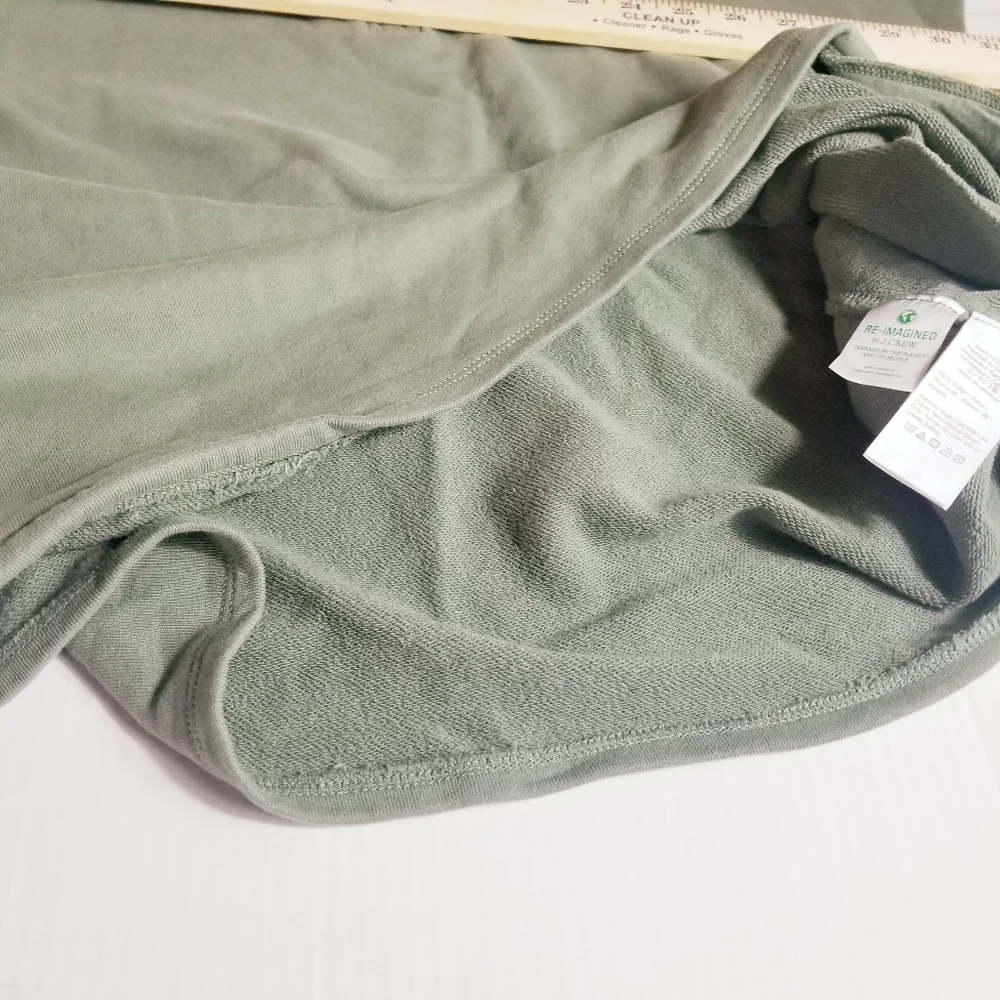 J. CREW LIGHT SAGE GREEN MEN'S PULLOVER WITH POCKETS SIZE MEDIUM